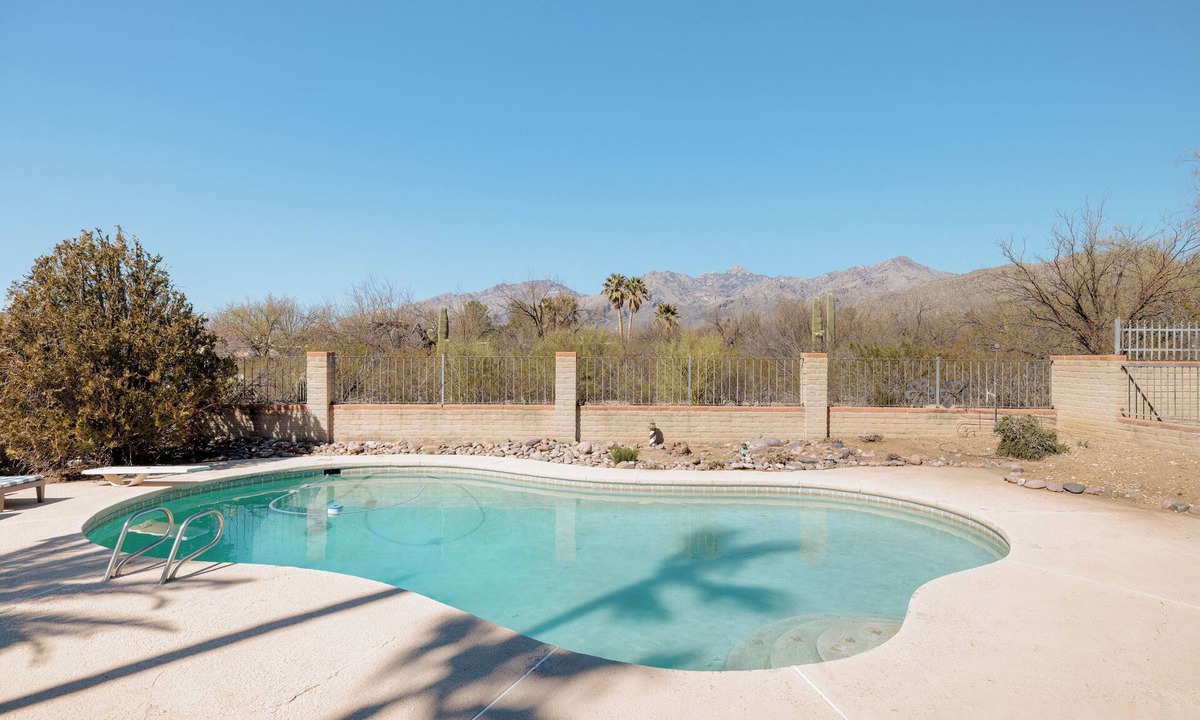 Tres Lomas North House | Mountain View Escape with Pool - Newly Renovated