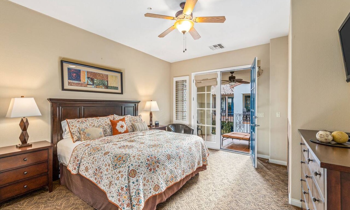 La Quinta Condo | Mountain View! Luxurious Villa with Stunning Views, Pet Friendly - Upstairs with Garage (C56)
