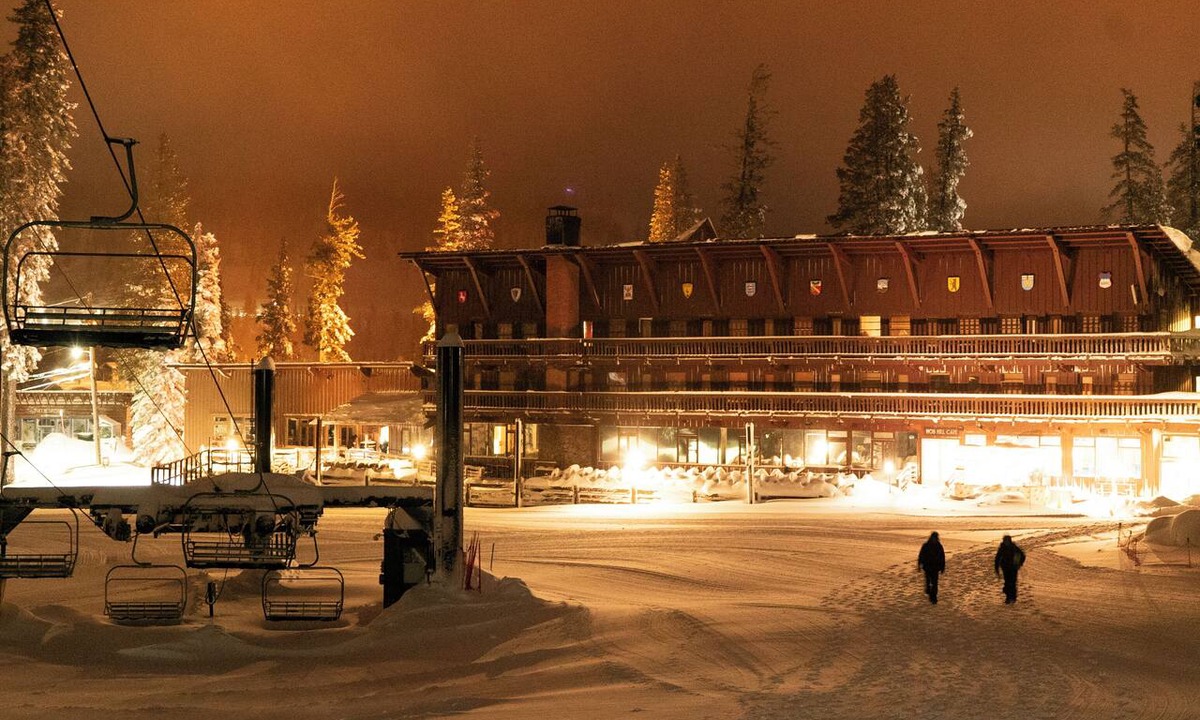 Sugar Bowl Resort Hotel | Mountain View Room