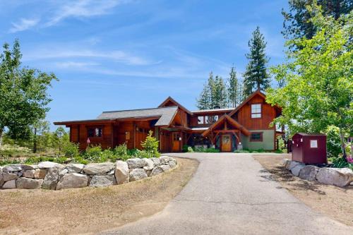 Mountain View Estates House | Mountain Views from the Hot Tub
