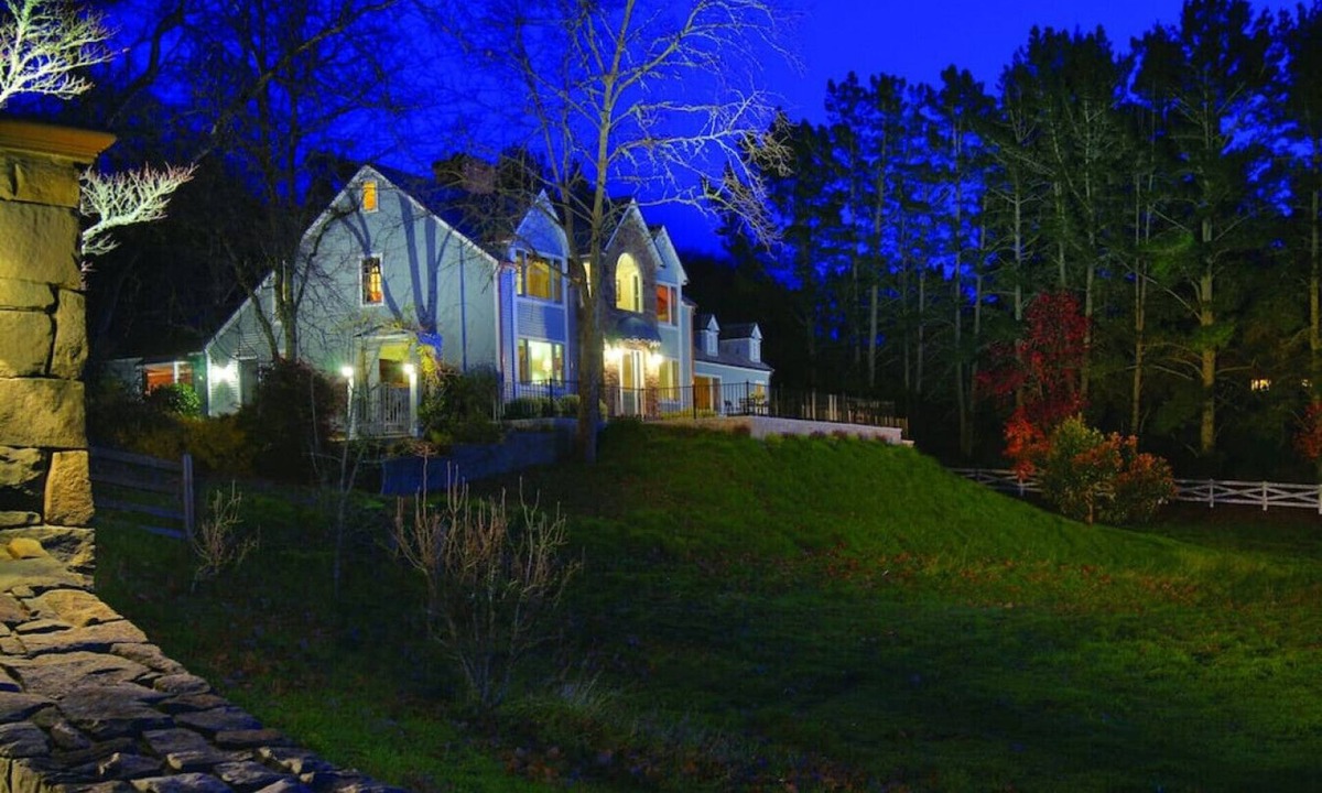 Penngrove Villa | MTV Cribs, Live like a rock star.