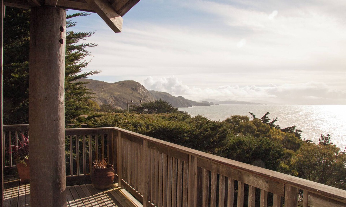 Muir Beach House | Muir Beach's Haiku House with Dramatic Ocean Views and Easy Beach Access