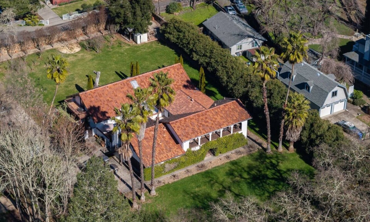 Deer Park House | Napa Valley Vineyard Estate with Stunning Views
