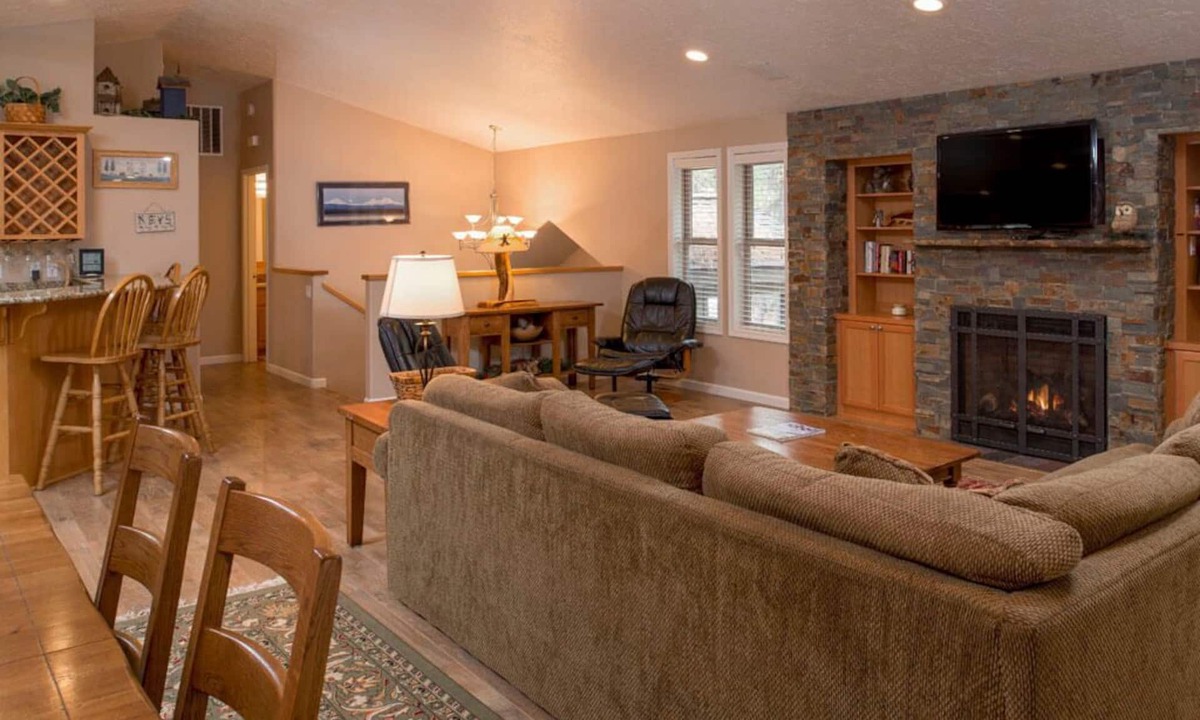 Sunriver House | Nature Getaway with Access to Exclusive Golf