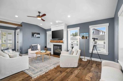 Nelscott House | Nauti Beach Cottage