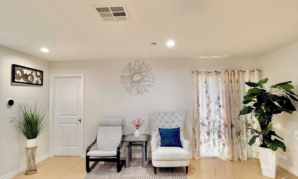 Monterey Park House | New 20% off Lovely House 1BR 1BA 15 mins to DTLA