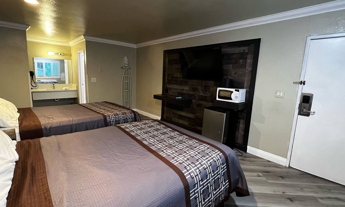 Orange Hotel | New American Inn and Suites
