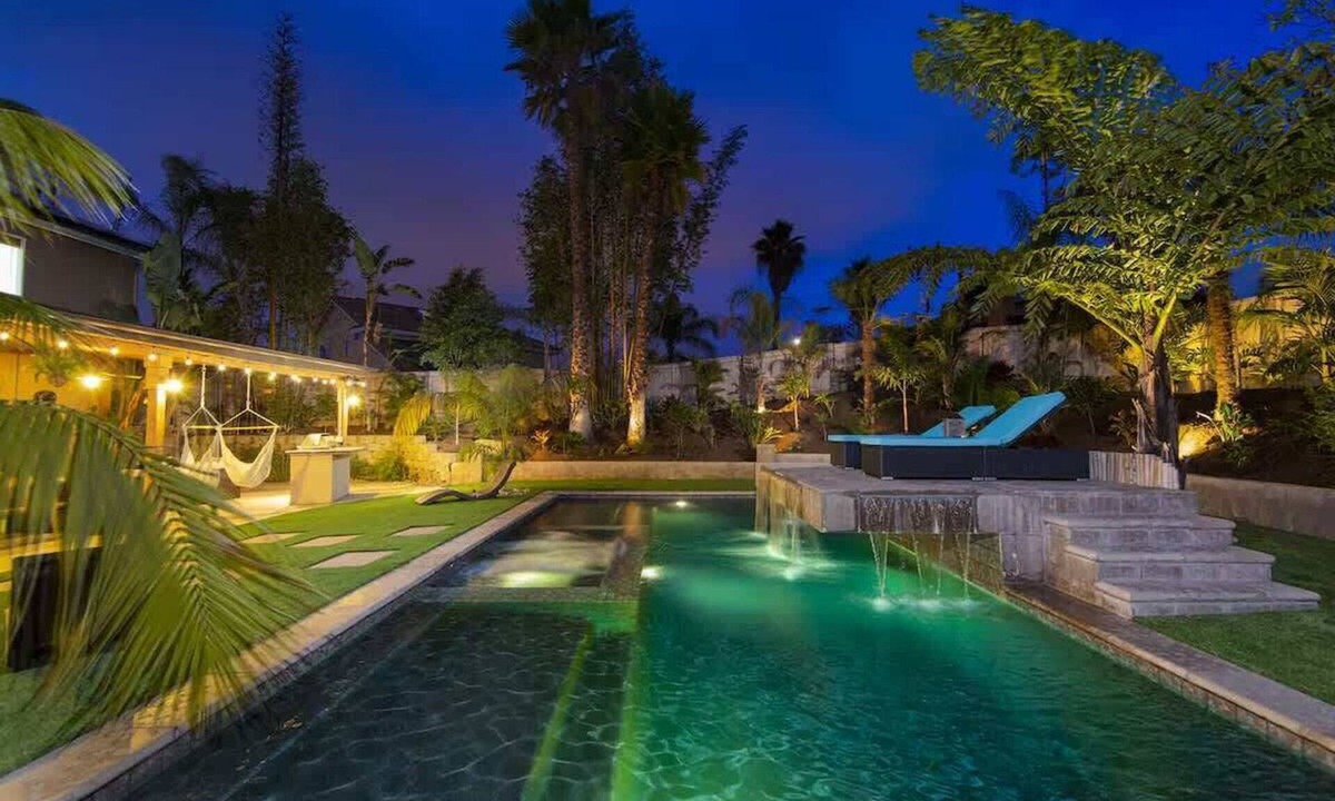 Vista House | *NEW*Backyard Dream - 5BR l Pool l Spa