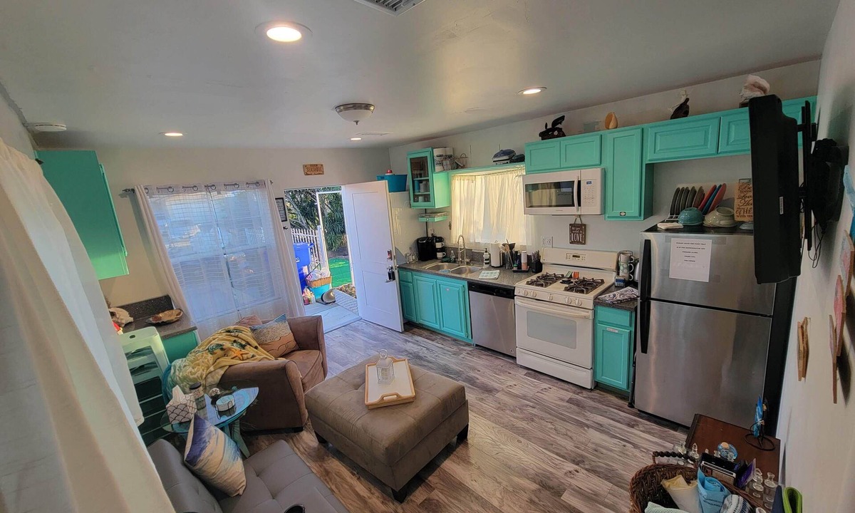 East Side Capistrano House | New Build 1 Bedroom 1 Bath Beach Themed perfect little place 1/2 mile to Harbor!
