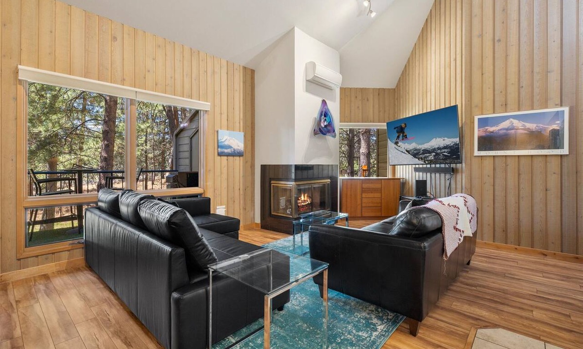Century West Condo | New! Cozy Bend Escape | Hot Tub | Forest Views