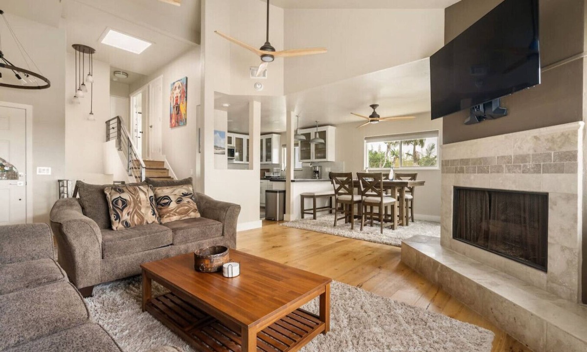 Leucadia House | *New* Cozy Leucadia Beach House with Parking!