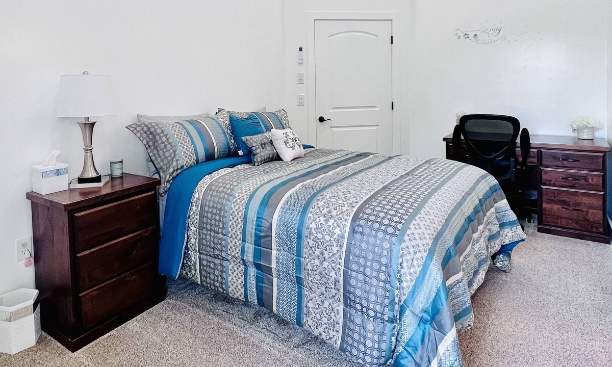 Newcastle House | New Hideaway Near Cedar, Zions, Kanarra Falls