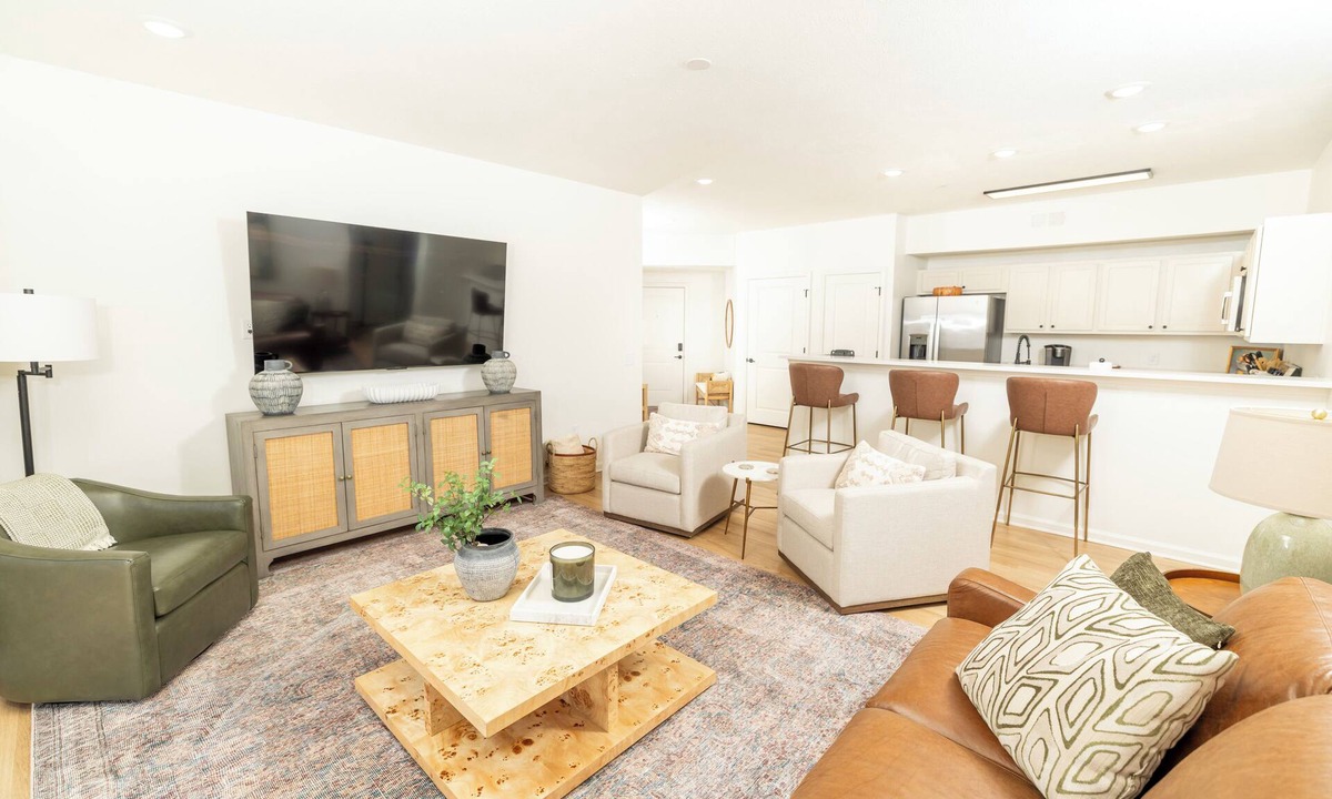 Starkville Condo | New Listing! Brand New 3 bedroom 3 1/2 bath condo on the edge of campus!