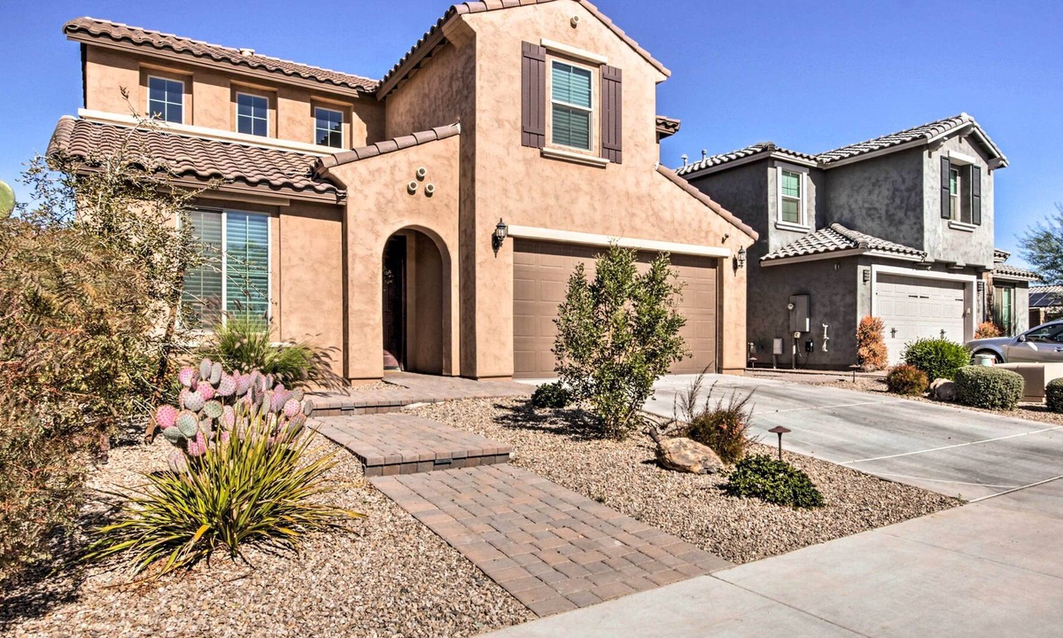 Peoria House | NEW! Luxe Peoria Villa w/ Spacious Backyard Oasis!
