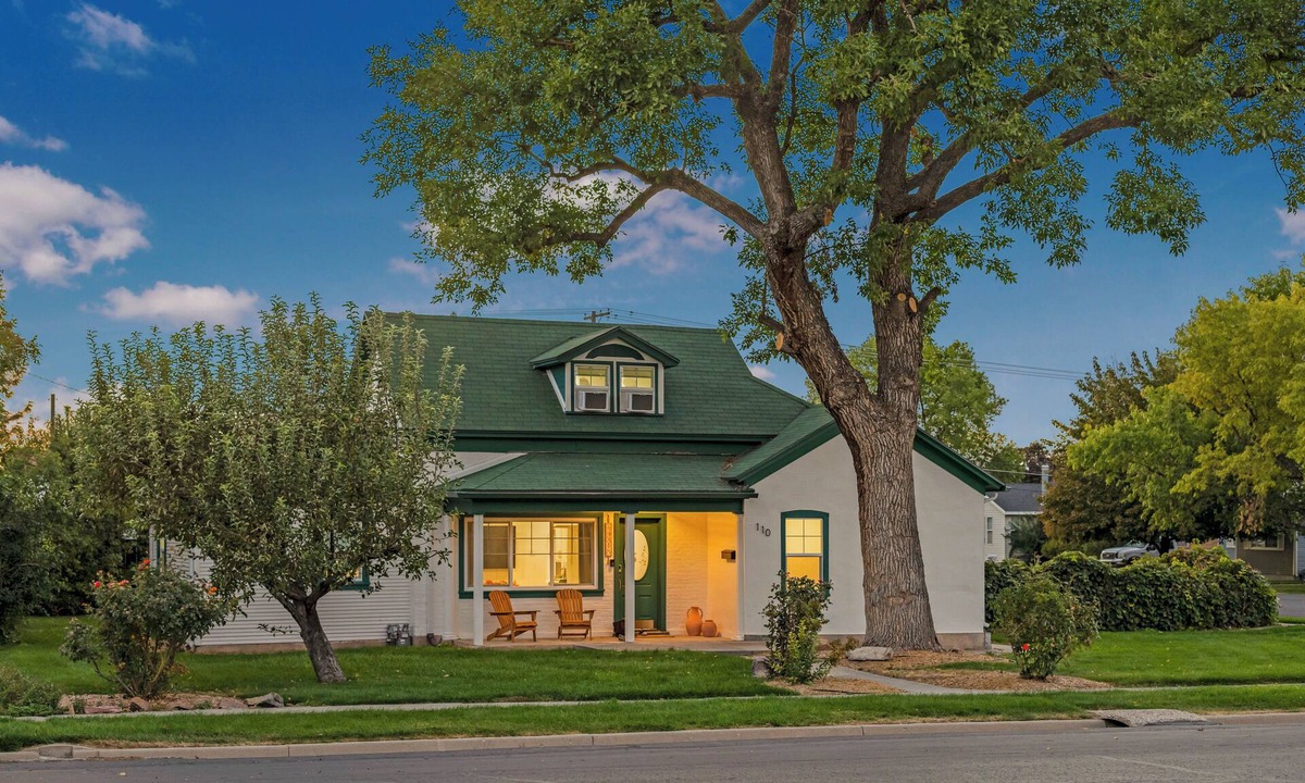 Spanish Fork House | New Remodel · Main Floor Master · Soaking Tub · Stocked Kitchen · Private Yard
