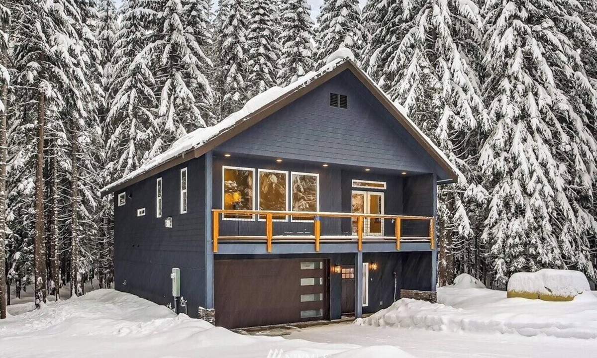 Snoqualmie Pass Ski Chalet | *NEW Snoqualmie Cabin & Sauna - 5 mins to PCT!
