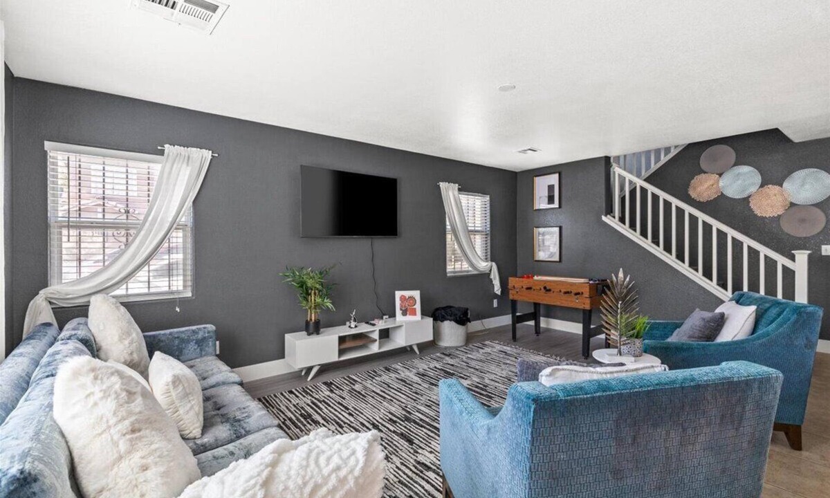 Las Vegas House | New! Vegas Oasis | 4 Bed 3 Bath | GRILL | Central