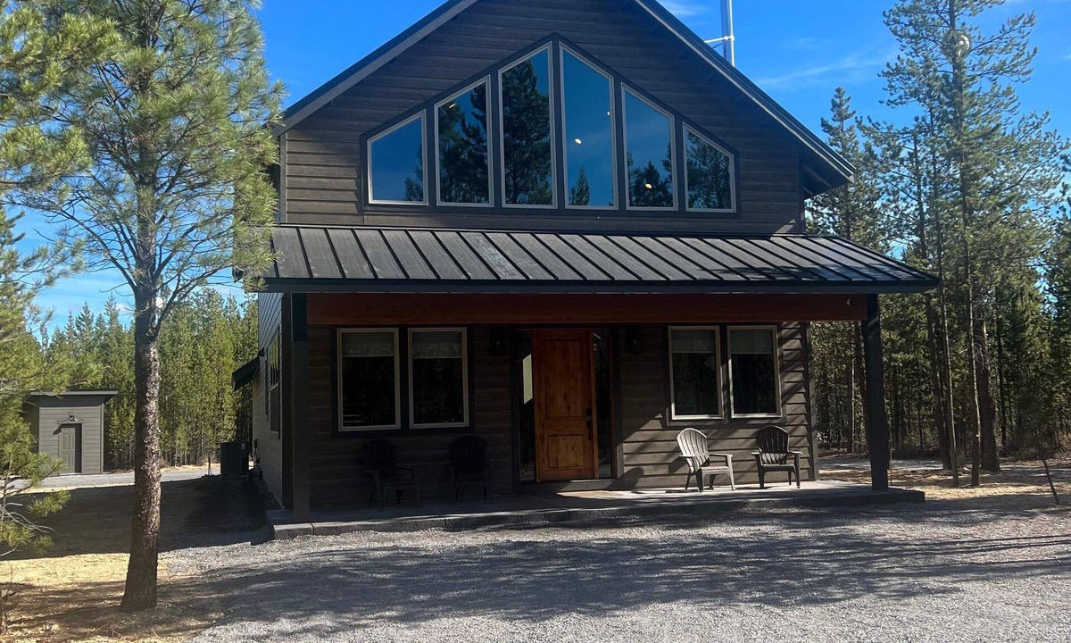 Gilchrist Cabin | Newer 3-bedroom cabin in fantastic Two Rivers North, free WiFi