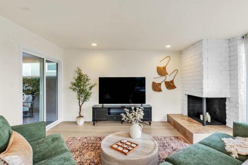 Allied Gardens House | Newly Furnished 3BR 1BA - Spa - AC - Large Backyard