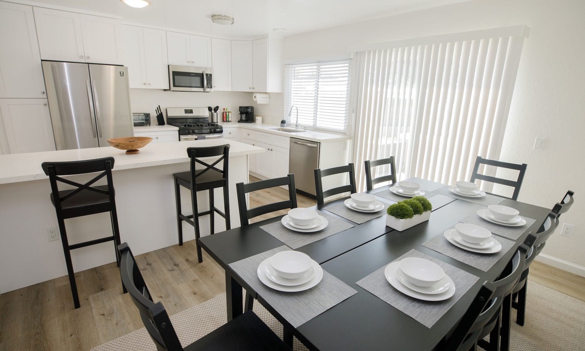 Mira Mesa House | Newly-furnished family-friendly house with convenient amenities for your stay.