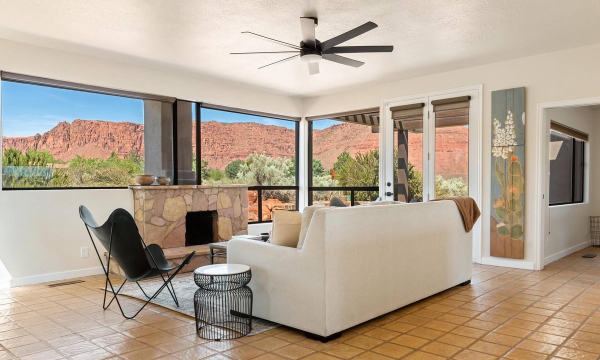 Kayenta House | Newly Remolded! Stellar Mountain Views!