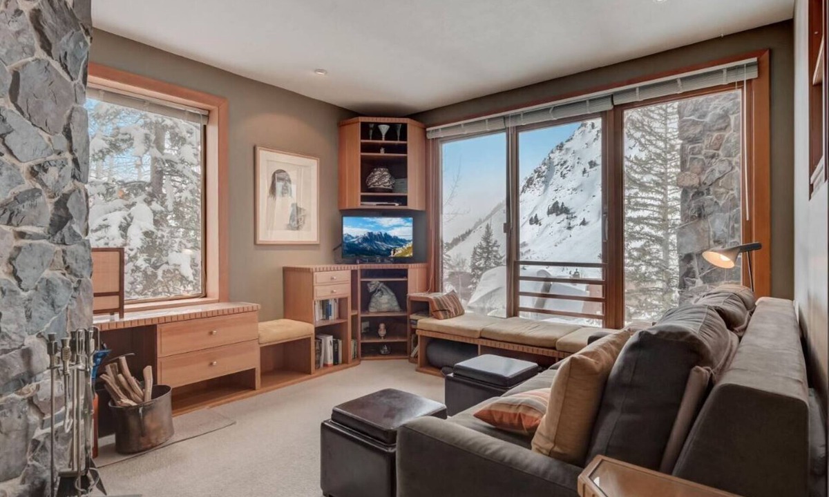 Salt Lake Mountain Resorts Condo | Newly renovated! Alta Blackjack Condo - ski-in/ski-out Snowbird, ski-in Alta