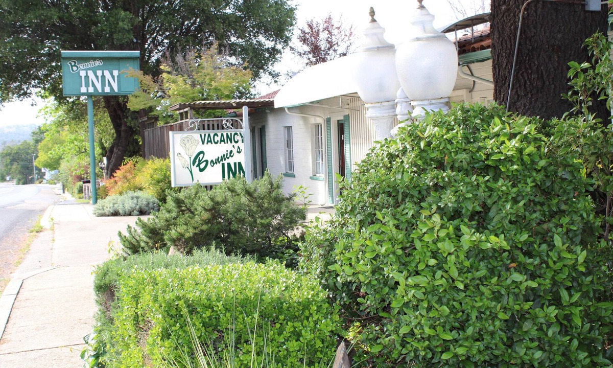 San Andreas Hotel | Newly Renovated Warm and Cozy Lodge at Gold Country Inn