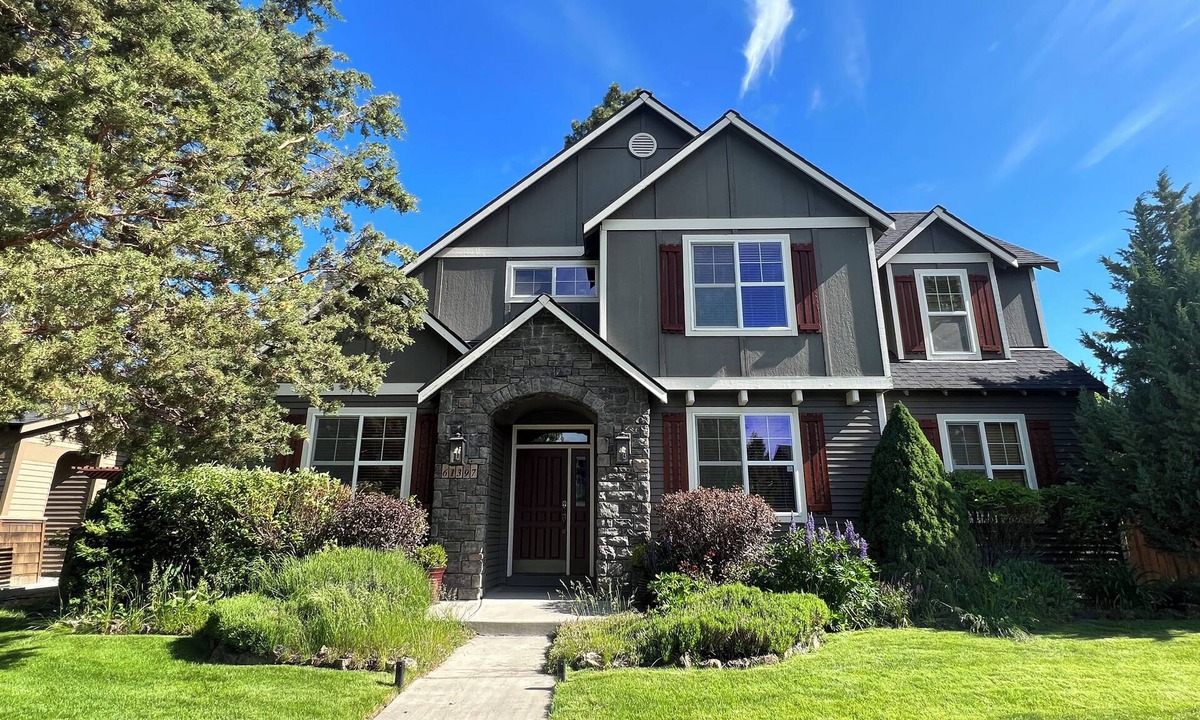 Old Farm District House | Newly updated! Top-Rated Bend Getaway – Family Fun, Adventure & Comfort!