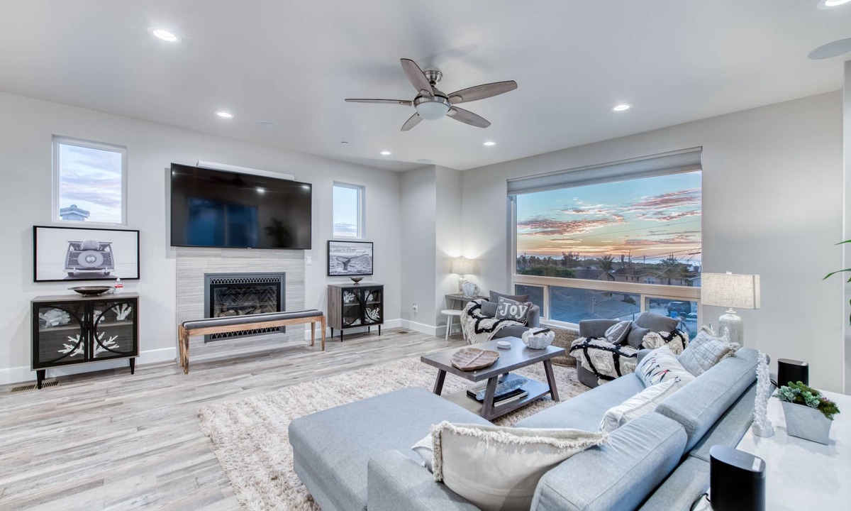 Grover Beach House | Newport Oceanview House w/Rooftop Decks