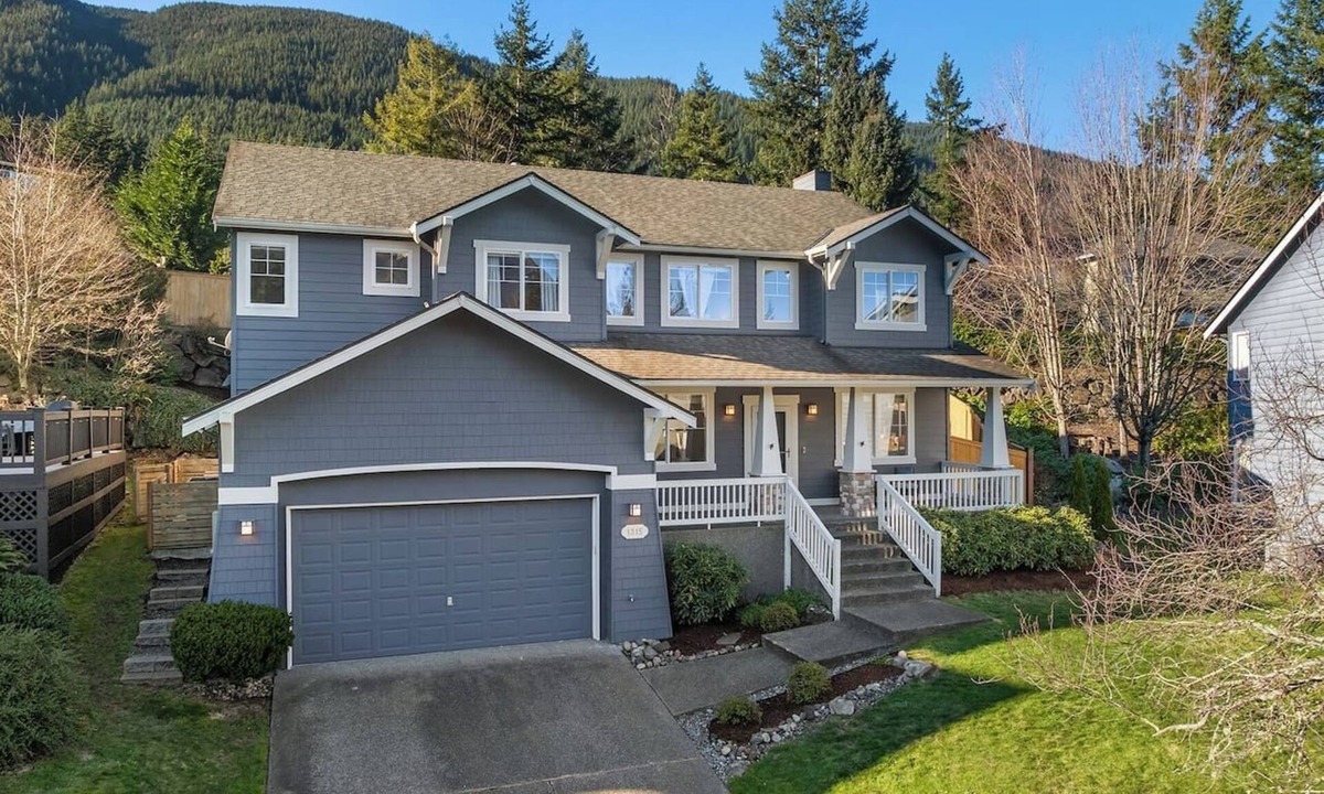 North Bend House | North Bend Oasis - Trails, Shopping, Casino Near!