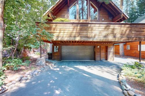Donner Lake Woods House | North Tahoe Chalet with Private Garage - Walk to Donner Lake