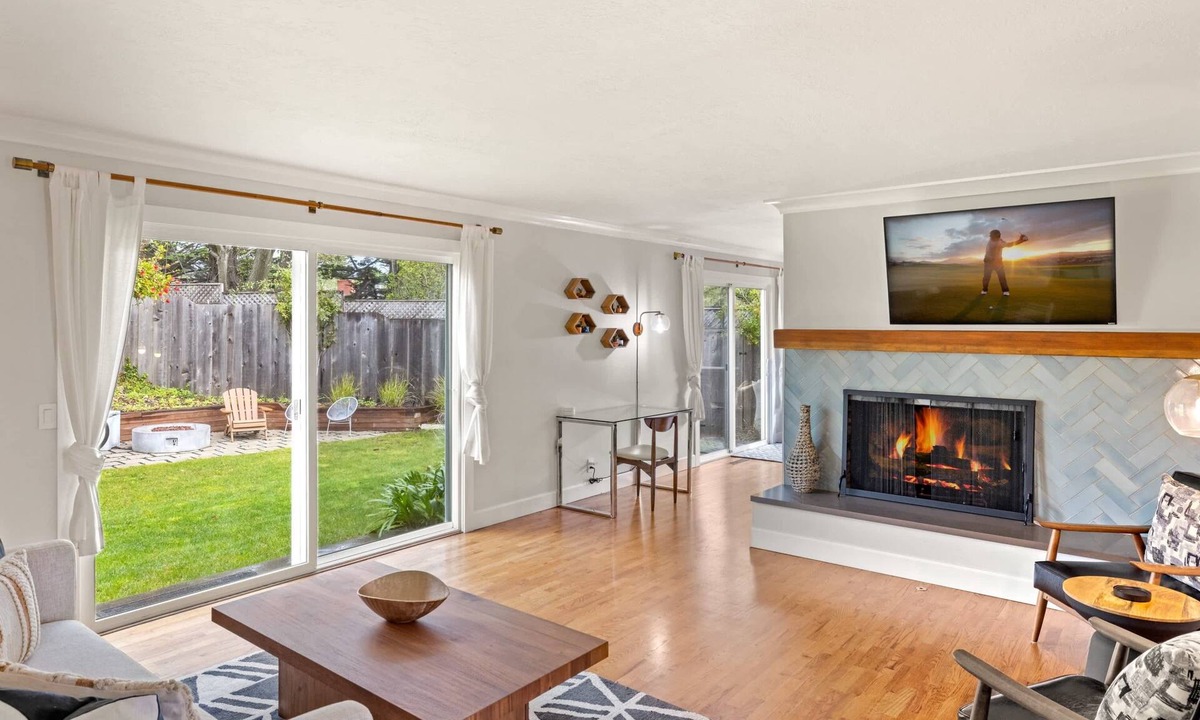 Hatton Fields House | Oak Place Too: Beautiful Updated 4 bedroom 3 1/2 Bath in Carmel
