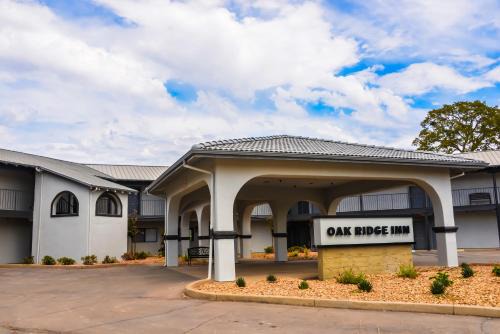 Plymouth Hotel | Oak Ridge Inn