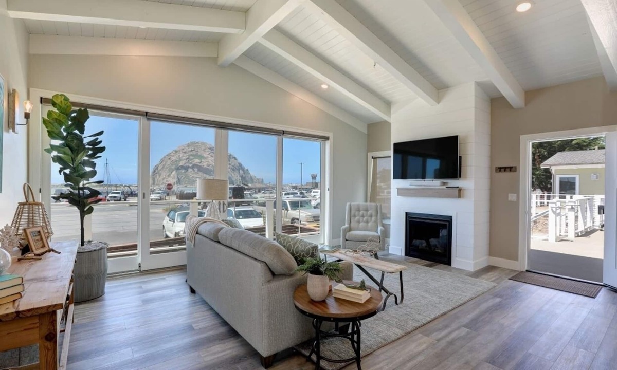 Morro Bay Condo | Ocean Front, Morro Rock Views 2Bdrm Condo at Salty Sister