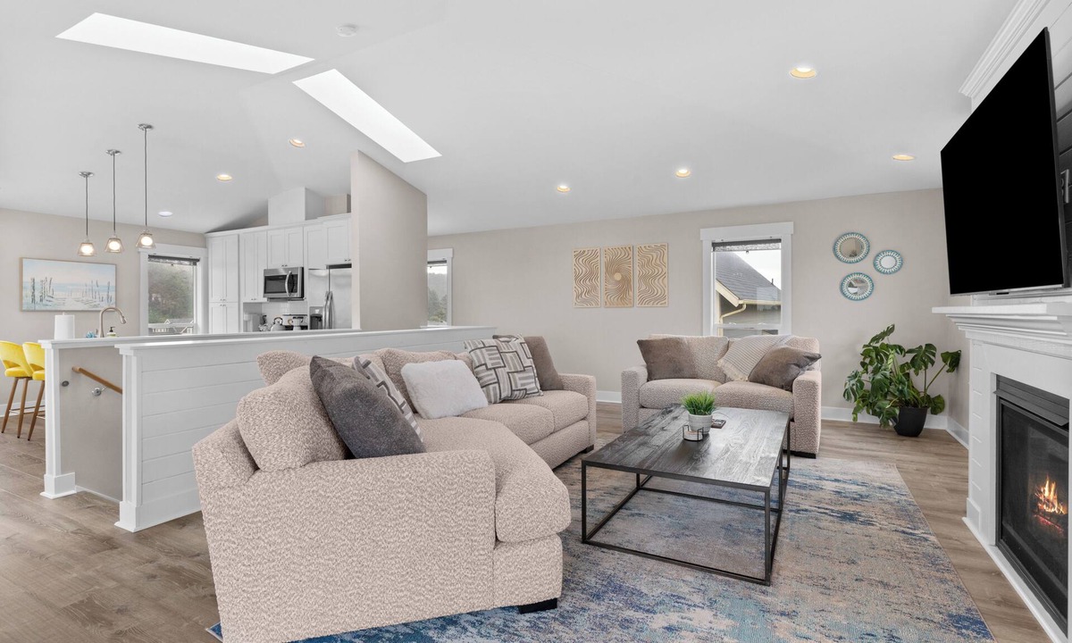 Nelscott House | Ocean View Hot Tub Three Floors Sleeps 10 Olivia Beach Family Getaway