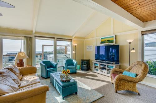 Bayshore House | Ocean Views and Short Walk to Sandy Beach! Changes in Attitude