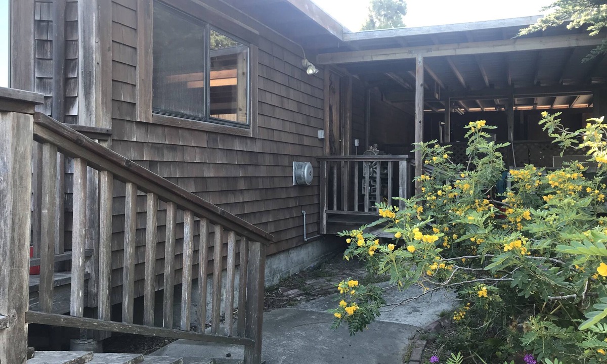 Bolinas House | Ocean Views/Private Parking/Full size gas Range/Oven