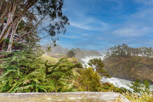 Elk House | Oceanfront Blufftop Home - Wide Deck & Water Views
