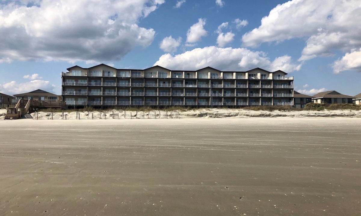 Ocean Isle Beach Condo | Oceanfront Condo 2BR/2BA with direct beach access+pool