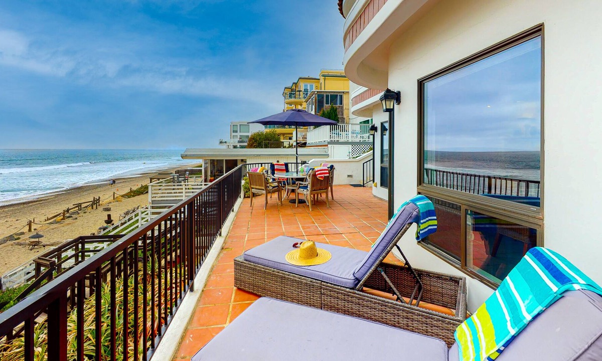 Carlsbad Village Condo | Oceanfront Condo Overlooking Pacific w/Private W/D, Free WiFi, Deck, & Patio