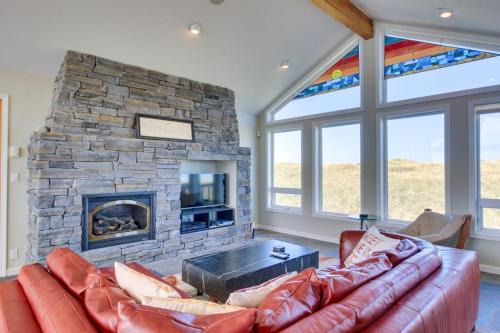 Bayshore House | Oceanfront Home with Bay Views Free WiFi Gas Grill & Gas Fireplace