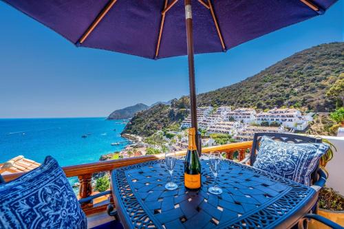 Avalon Villa | Oceanfront villa w One of a kind Amazing View