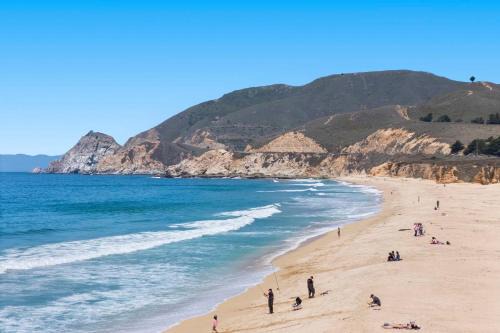 Montara House | Oceanview Beach Home Walk to Beach Trails Food Family Activities