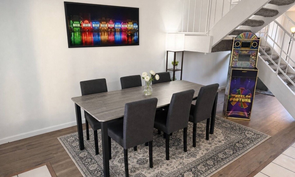 Southwest Village House | Old Town Art Stay Luxe 3 Bedroom