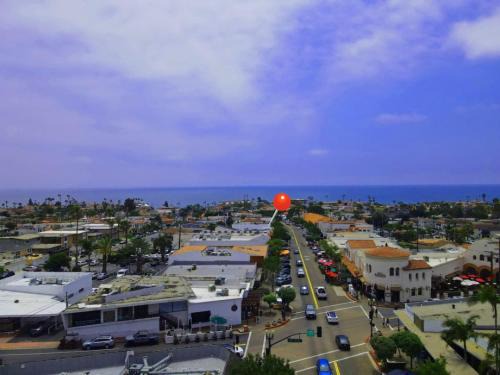 San Clemente Apartment | ON Avenida Del Mar Heart of Downtown 10 minute WALK to the Pier Parking