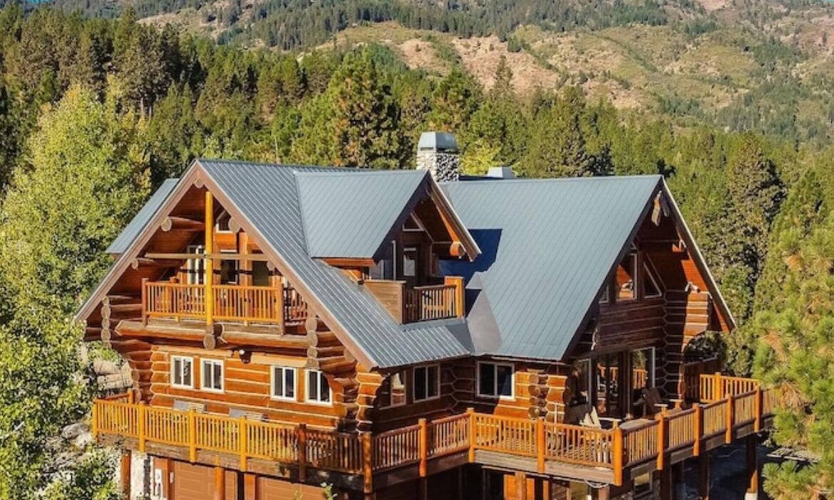 Garden Valley Cabin | ONE OF A KIND, PICTURESQUE, CEDAR LOG CABIN FOR THE WHOLE FAMILY