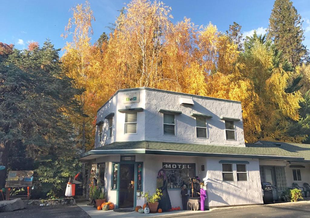 Nevada City Hotel | Outside Inn