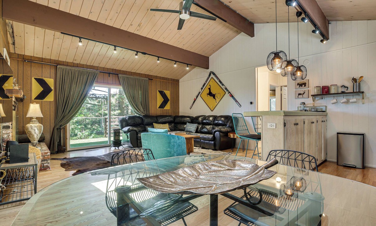 Crestline House | Overlooking Lake Gregory! Crestline Family Cabin