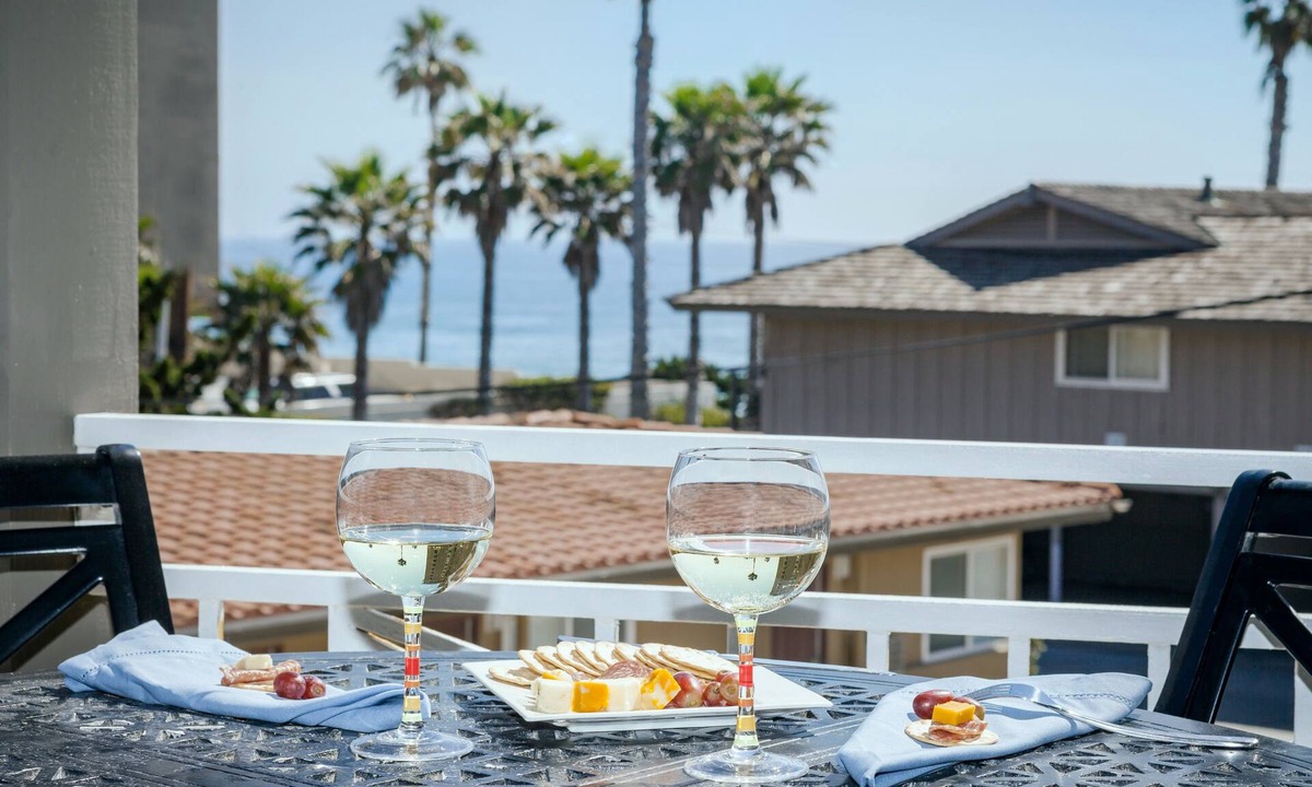 North Pacific Beach Hotel | Pacific Shores Inn on Pacific Beach