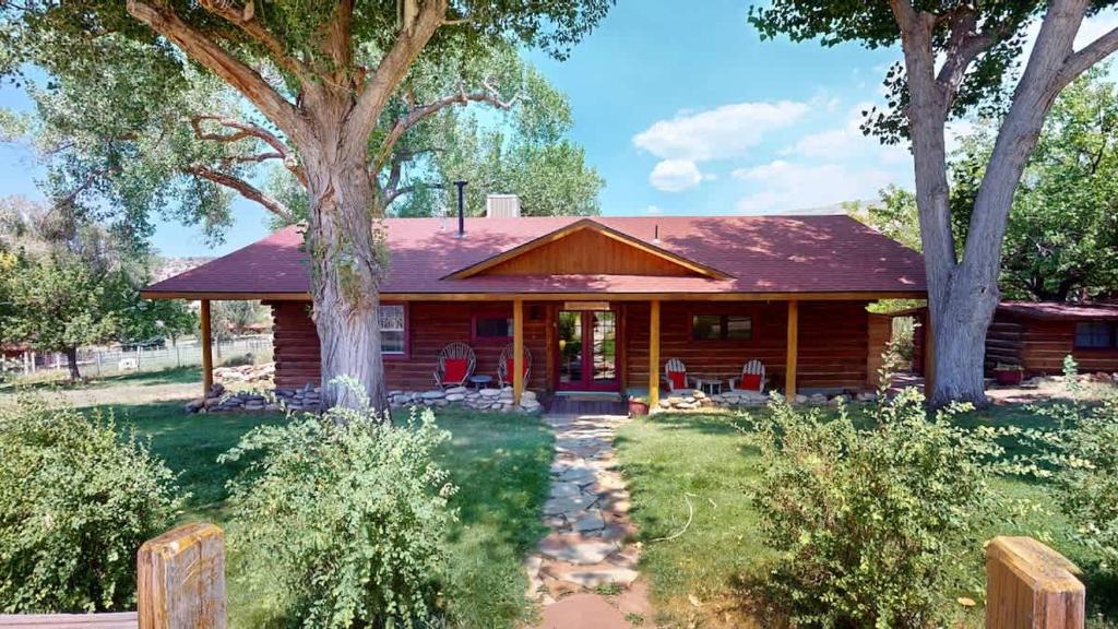 Spanish Valley House | Pack Creek ~ Road House